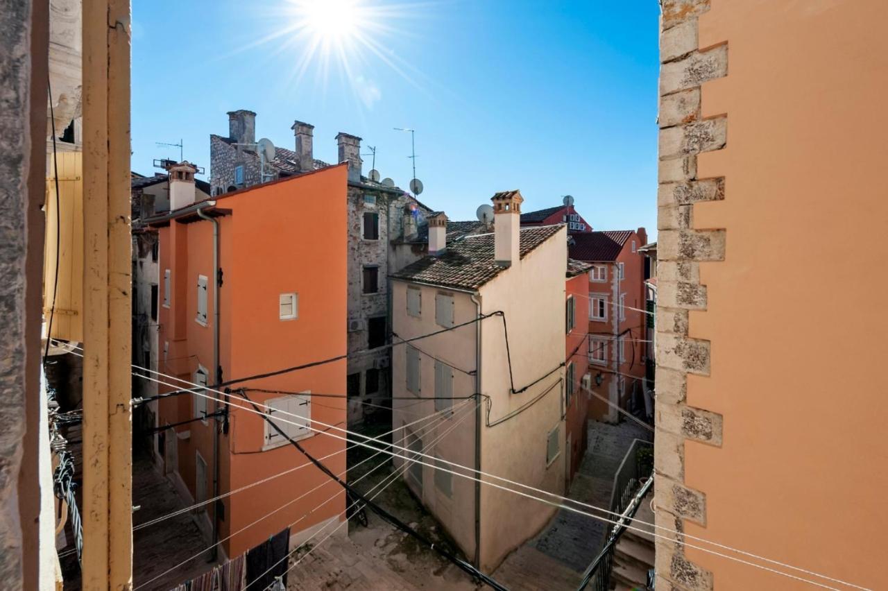 Apartments Casa Ivona Ровин Екстериор снимка